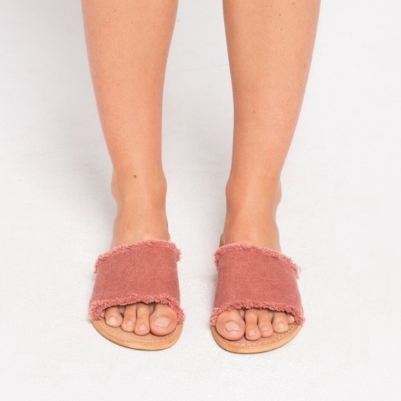 L*Space by Cocobelle Pink Canvas Slides - Picture 4 of 15